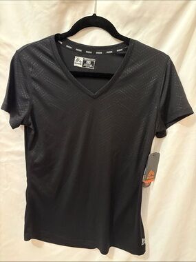 Reebok Black Women's Short-Sleeve V-Neck Performance Tee